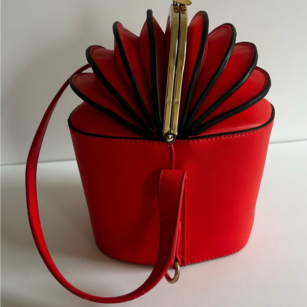 Patrizia Luca Red Fan-Top Bucket Bag with Gold Hardware - Picture 3 of 7